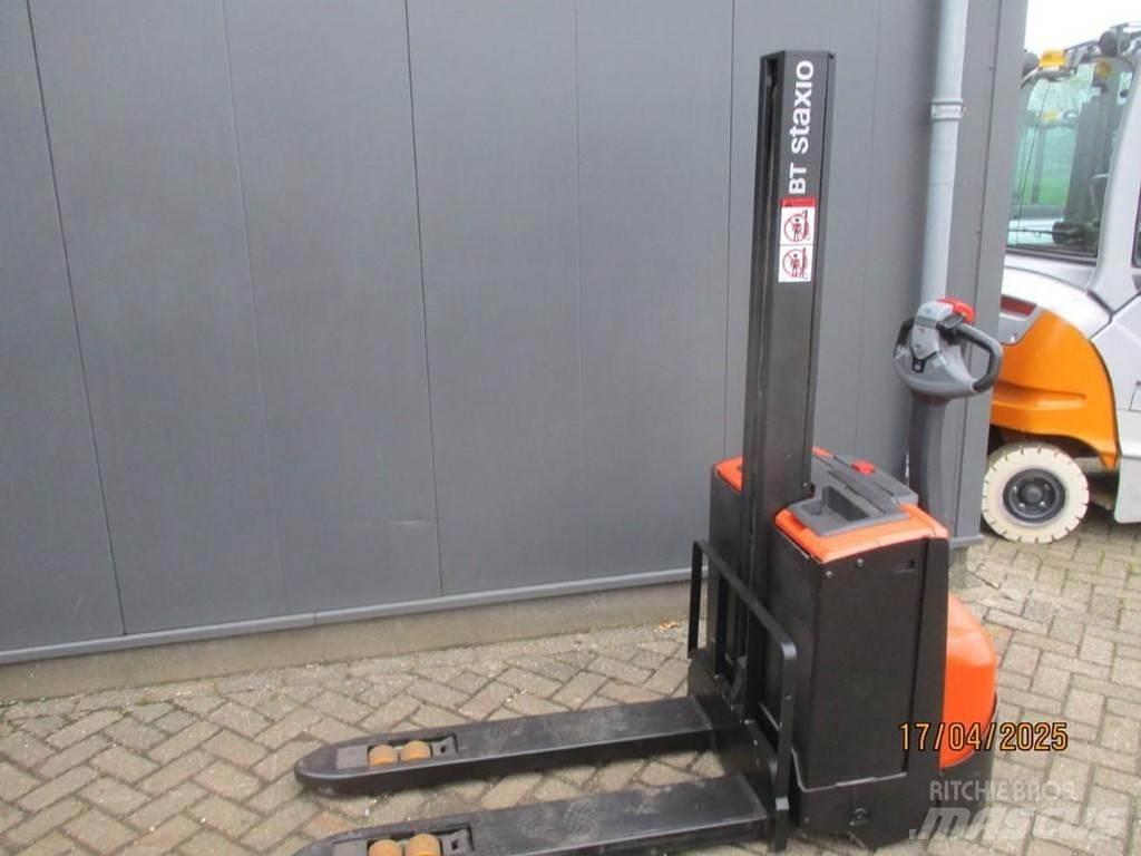 BT SWE 080L 手推堆垛车
