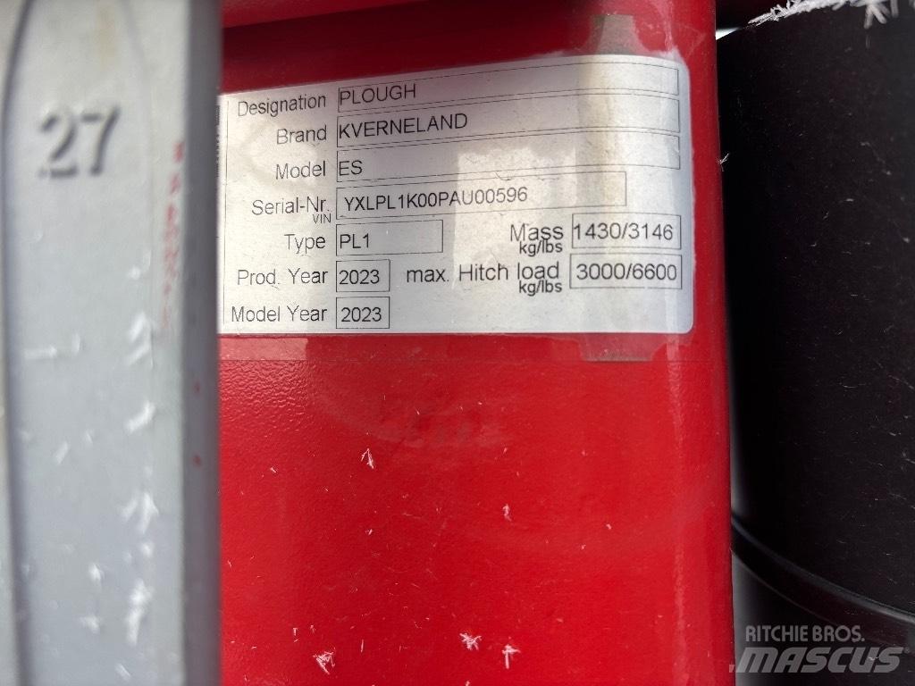 Kverneland ES85 双向犁