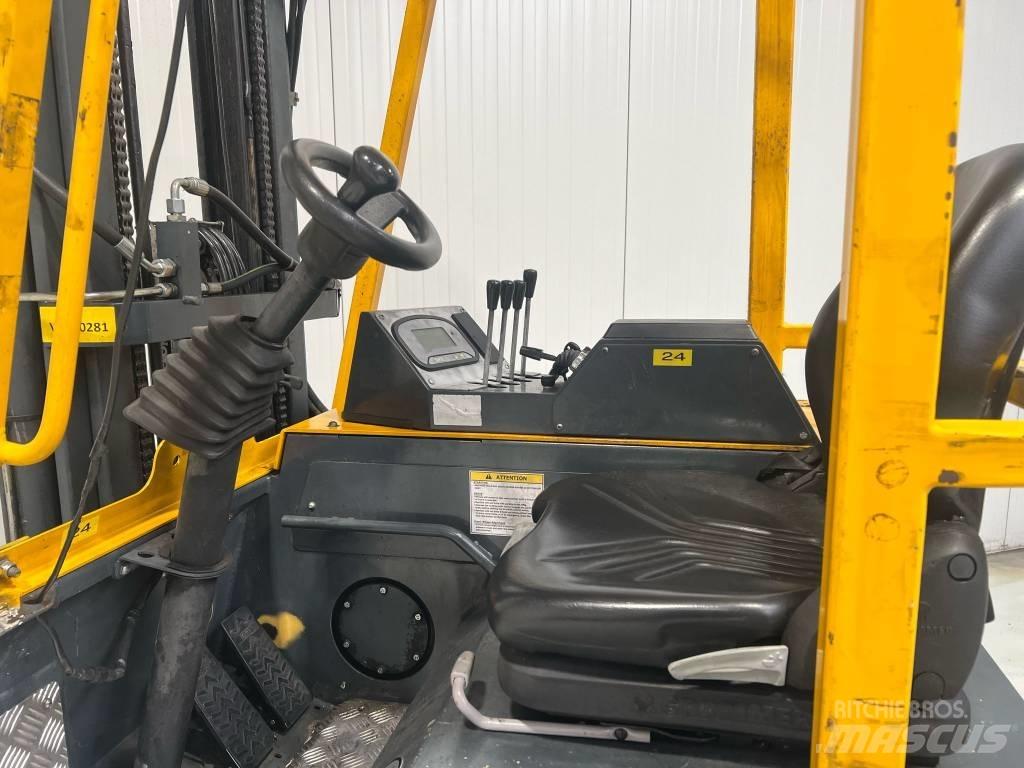 Combilift CBE2500 四轮前移式叉车