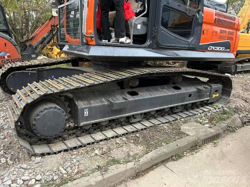 Doosan DX 300 履带挖掘机