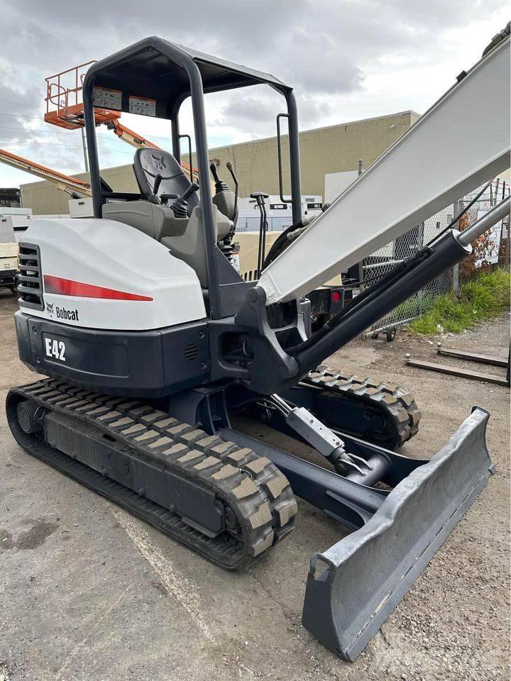 Bobcat E42 小型挖掘机