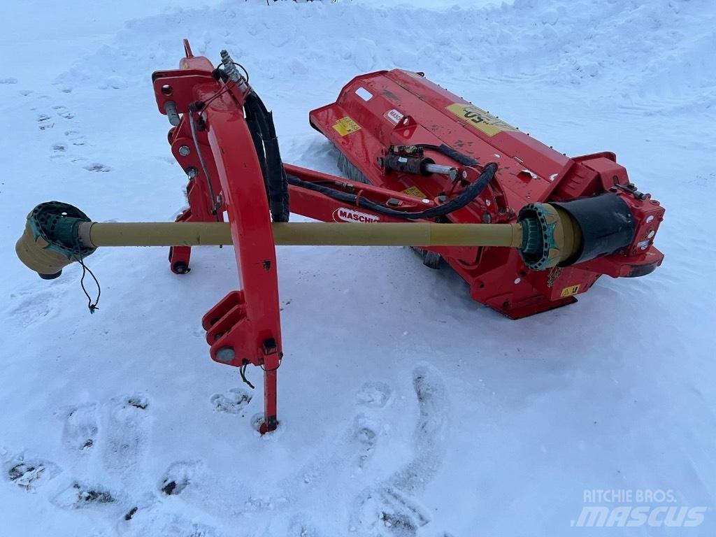 Maschio Giraffa 210 牧场割草机和切顶器