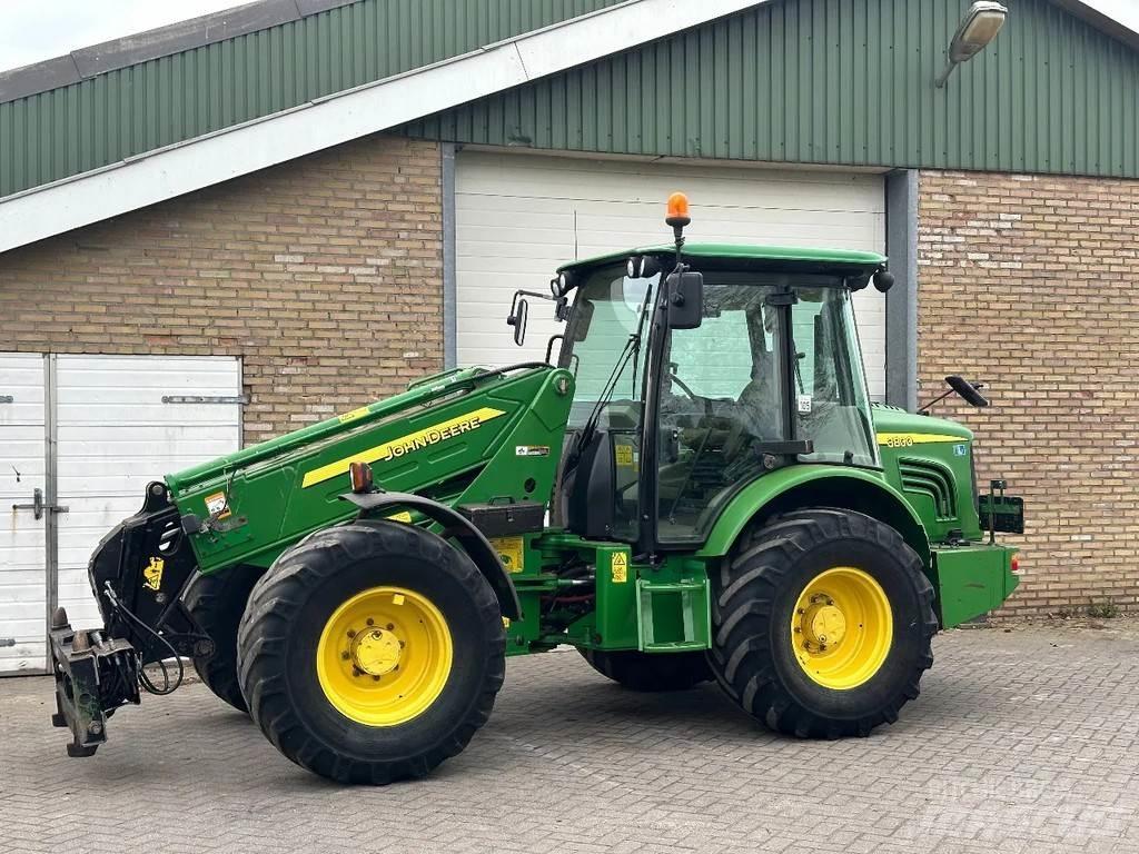 John Deere 3800 伸缩轮式装载机
