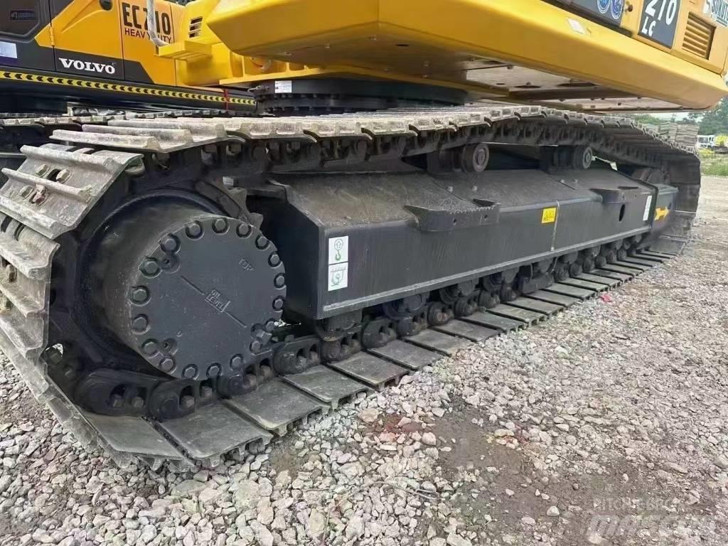 Komatsu 210-8 履带挖掘机