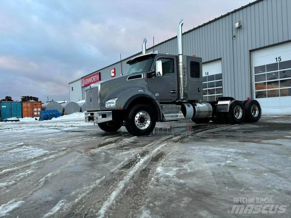 Kenworth T 880 牵引车