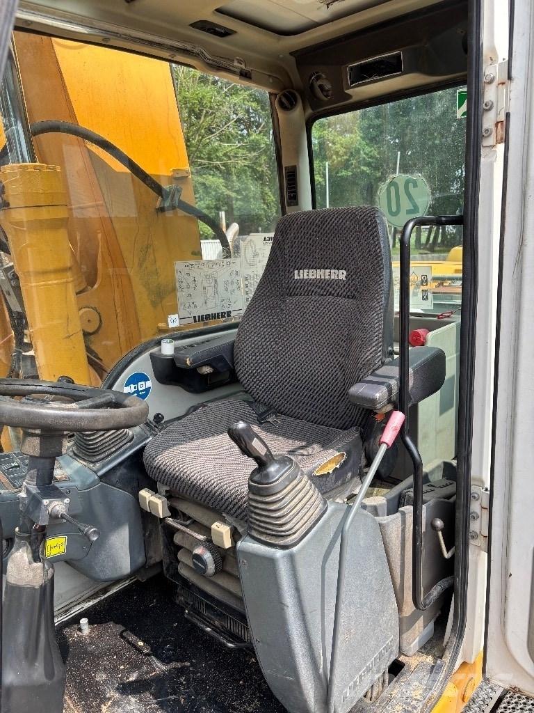 Liebherr A316 轮式挖掘机