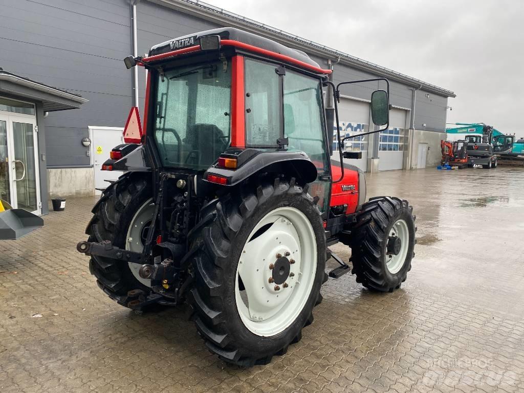 Valtra 700-4 拖拉机/农用车