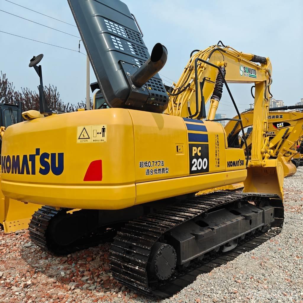Komatsu 200-8 履带挖掘机
