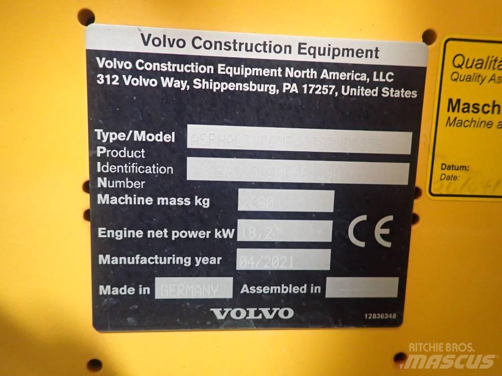 Volvo DD25B 双轮压路机