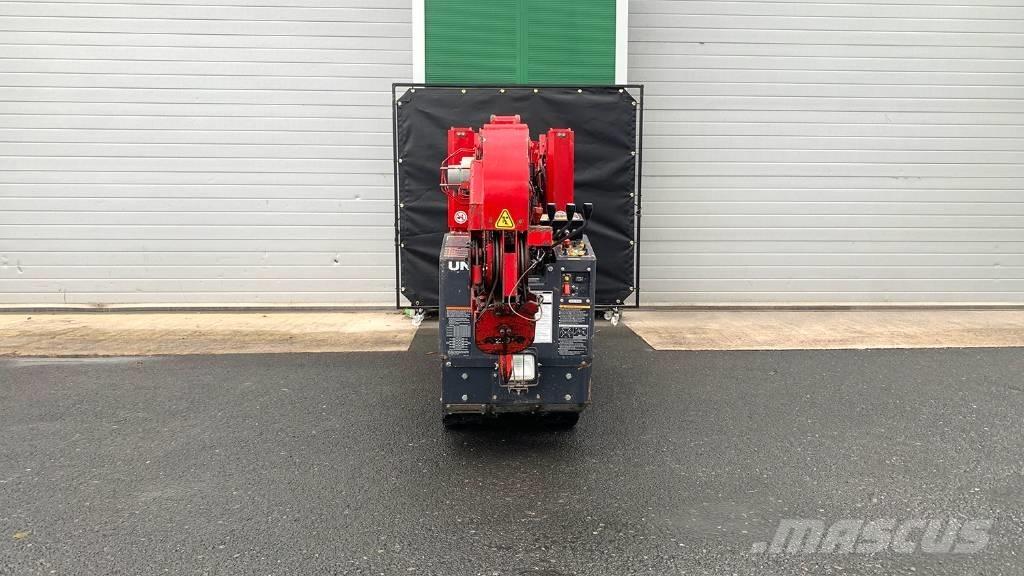 Unic URW 295 轻小型起重机