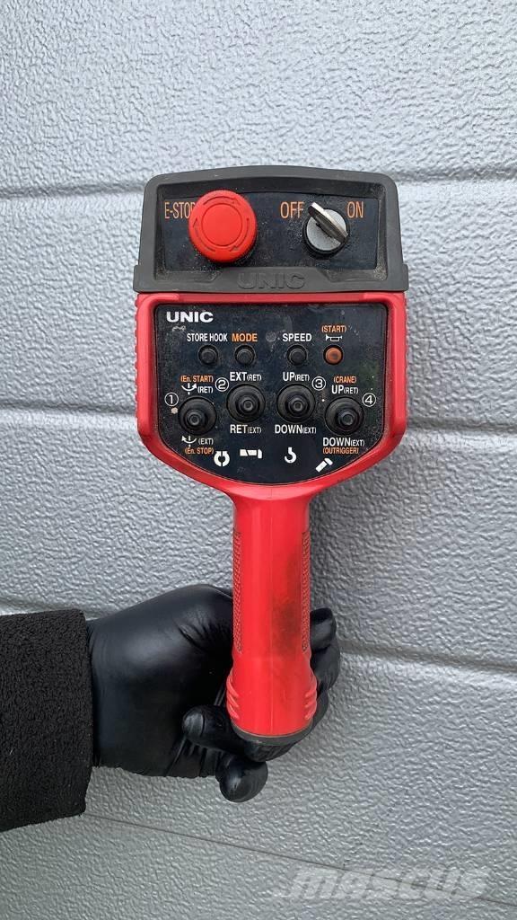 Unic URW 295 轻小型起重机