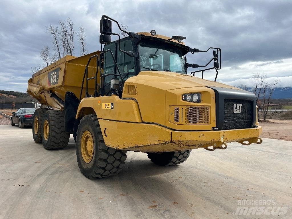 CAT 735 铰接式自卸车