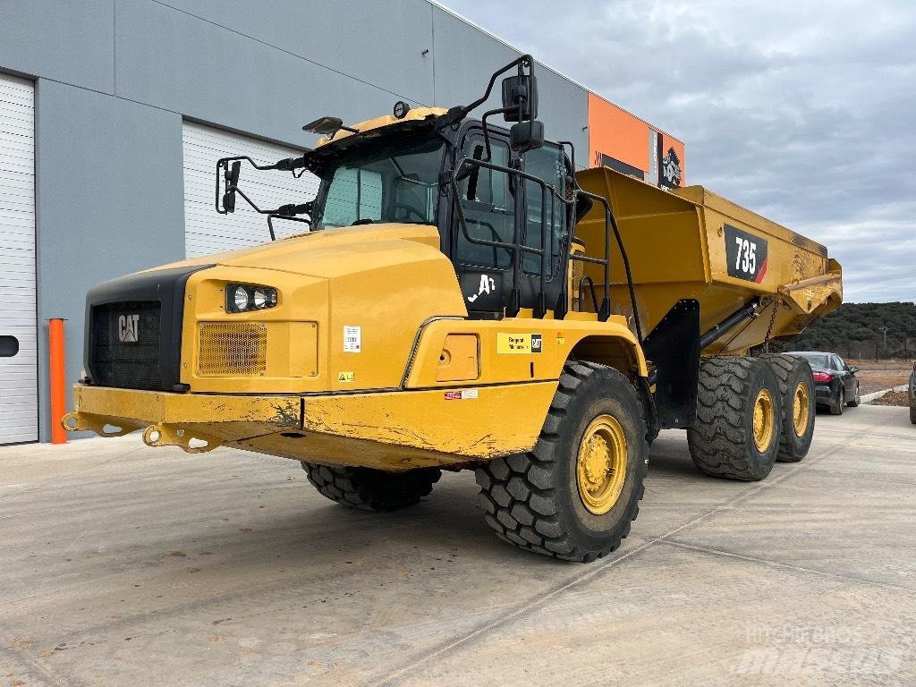 CAT 735 铰接式自卸车