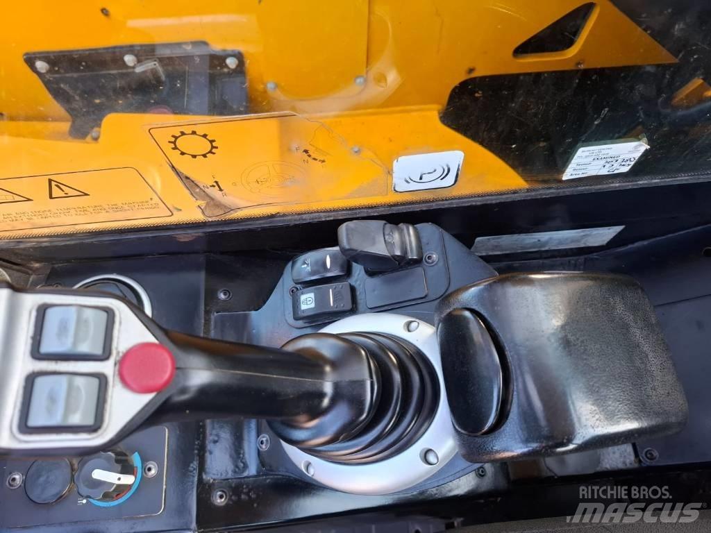 JCB 525-60 伸缩臂叉装车|叉装车