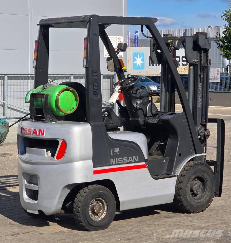 Nissan L01A15 天然气叉车