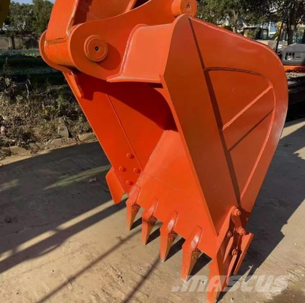 Hitachi ZX200 履带挖掘机