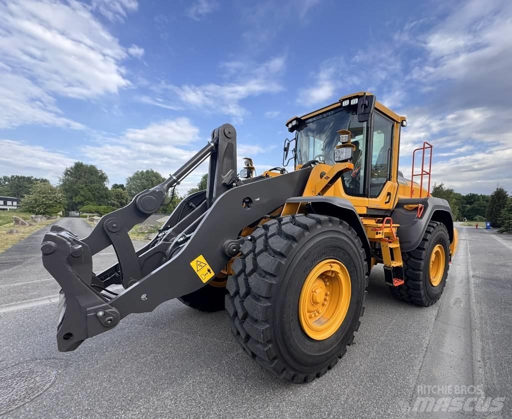 Volvo L 120 H2 轮式装载机