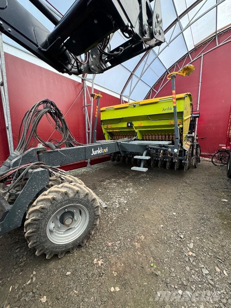 Junkkari M 300 Plus 多功能条播机