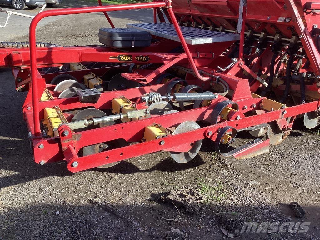Väderstad Rapid300C 多功能条播机