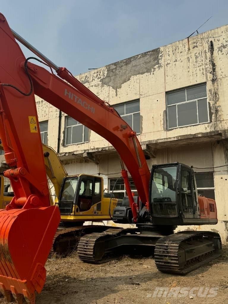 Hitachi ZX 240 履带挖掘机