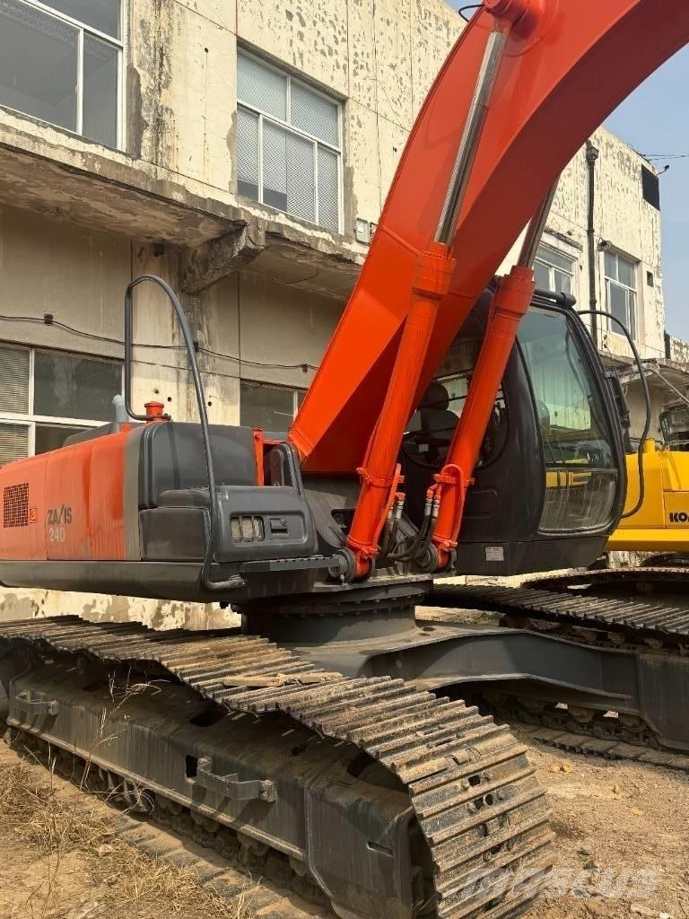 Hitachi ZX 240 履带挖掘机