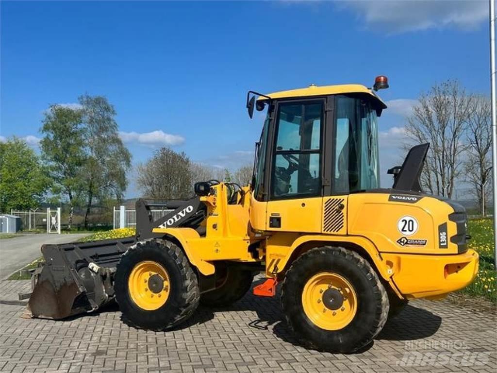 Volvo L30G 轮式装载机