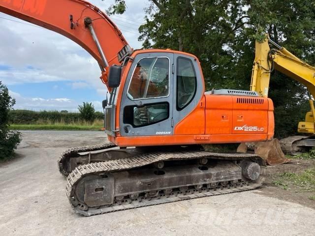 Doosan DX 225 LC 履带挖掘机