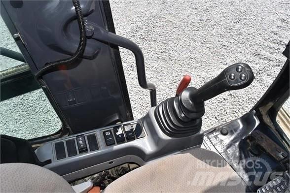 Hitachi ZX 135 履带挖掘机