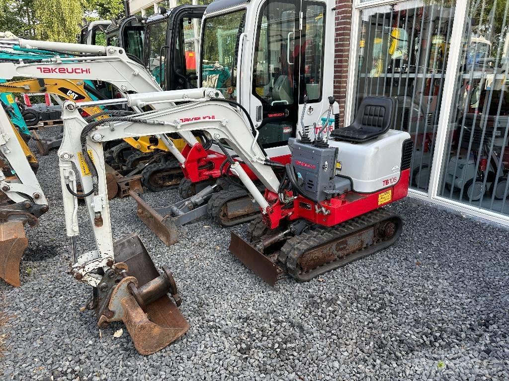 Takeuchi TB108 小型挖掘机