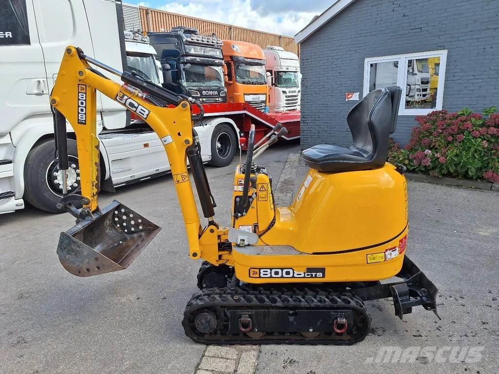 JCB 8008 CTS 小型挖掘机