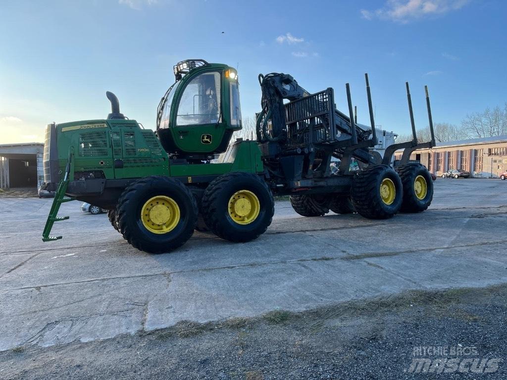 John Deere 1910G 集运机