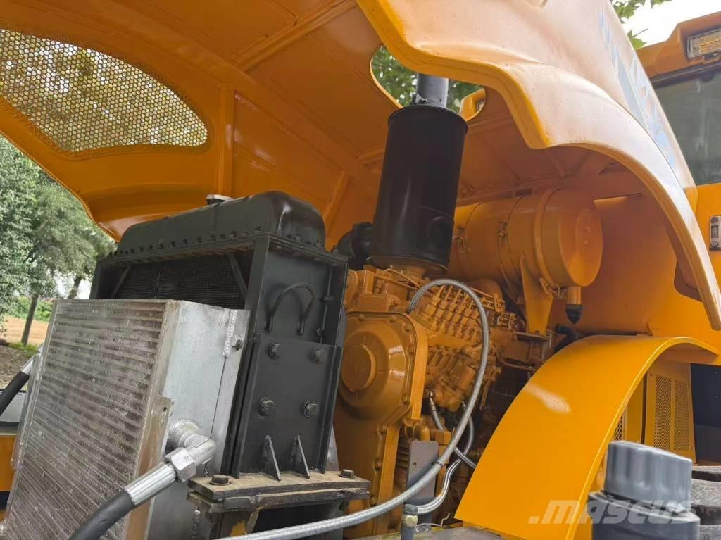 XCMG XS 223 J 单轮压路机