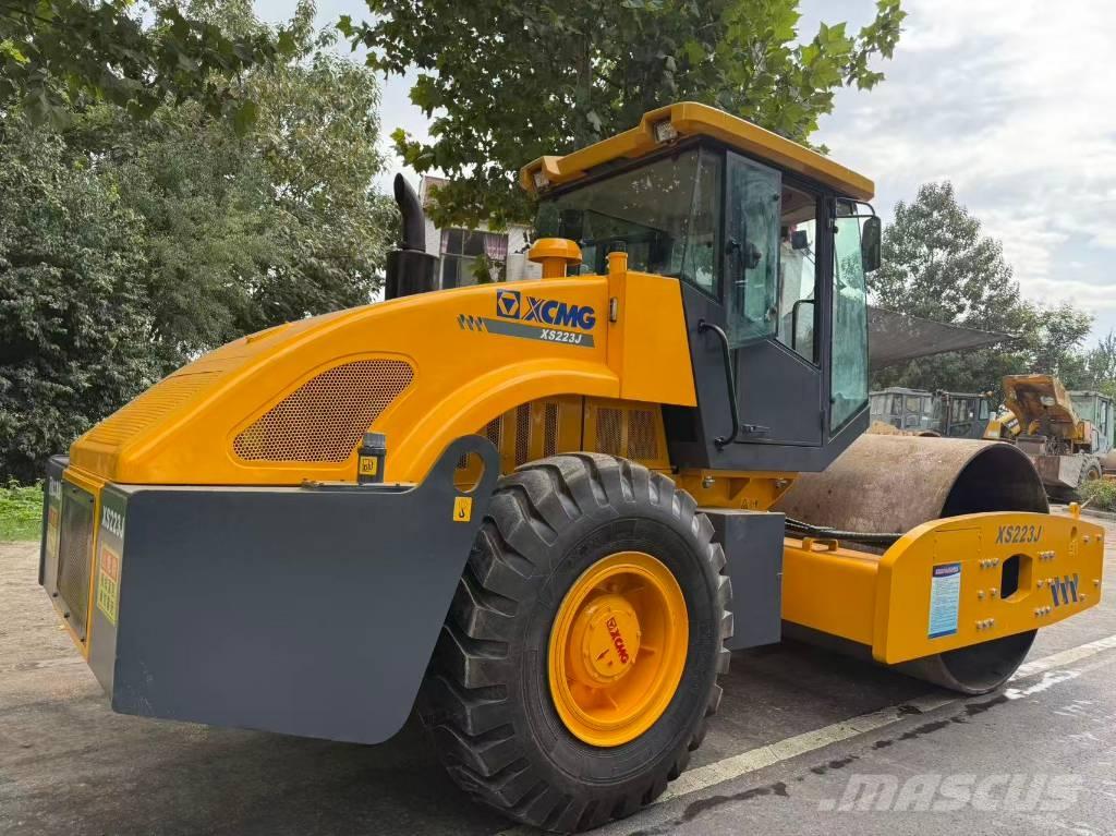 XCMG XS 223 J 单轮压路机