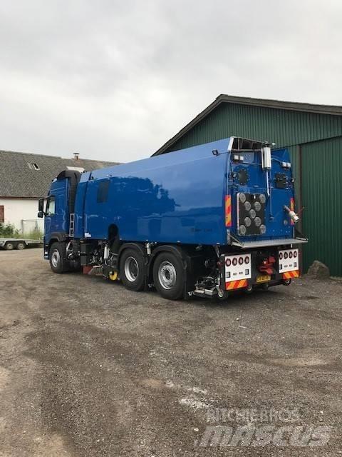 Volvo FM 500 道路清扫车