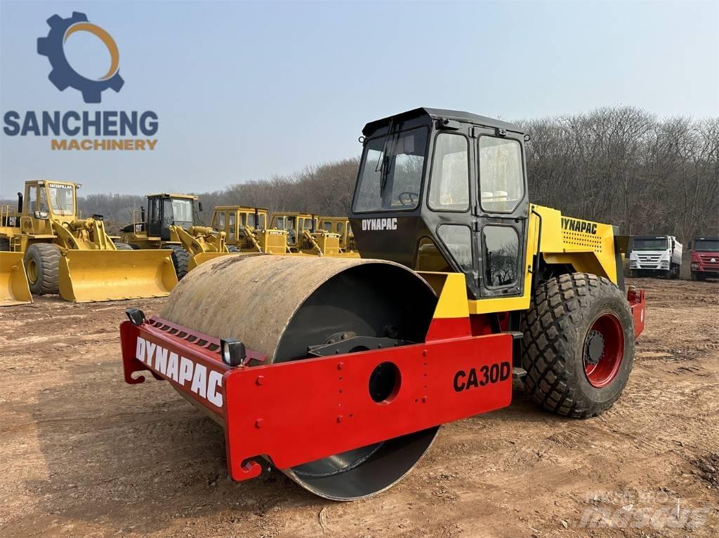 Dynapac CA 30 D 单轮压路机