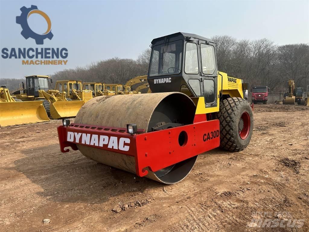 Dynapac CA 30 D 单轮压路机