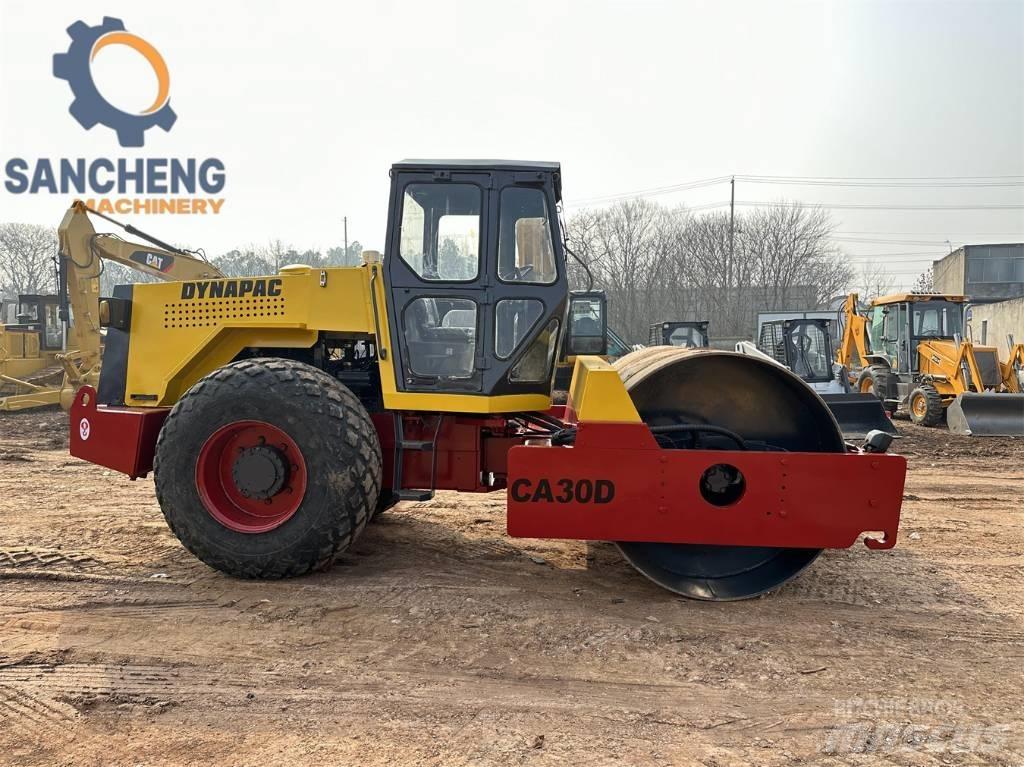 Dynapac CA 30 D 单轮压路机