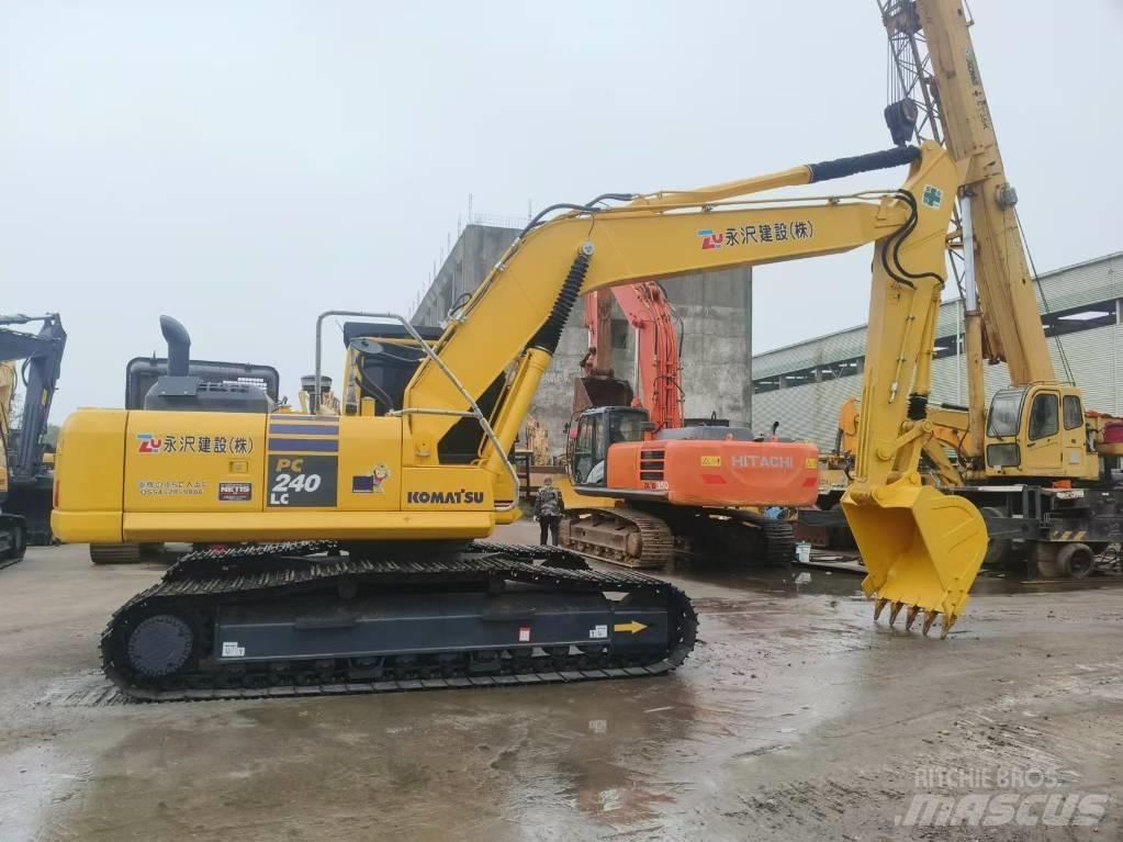Komatsu PC 240 履带挖掘机