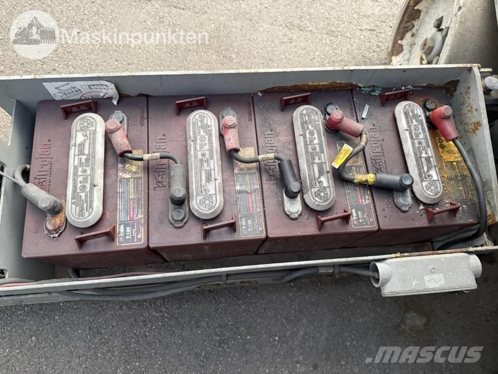 SkyJack SJ III 4626 剪叉式升降机