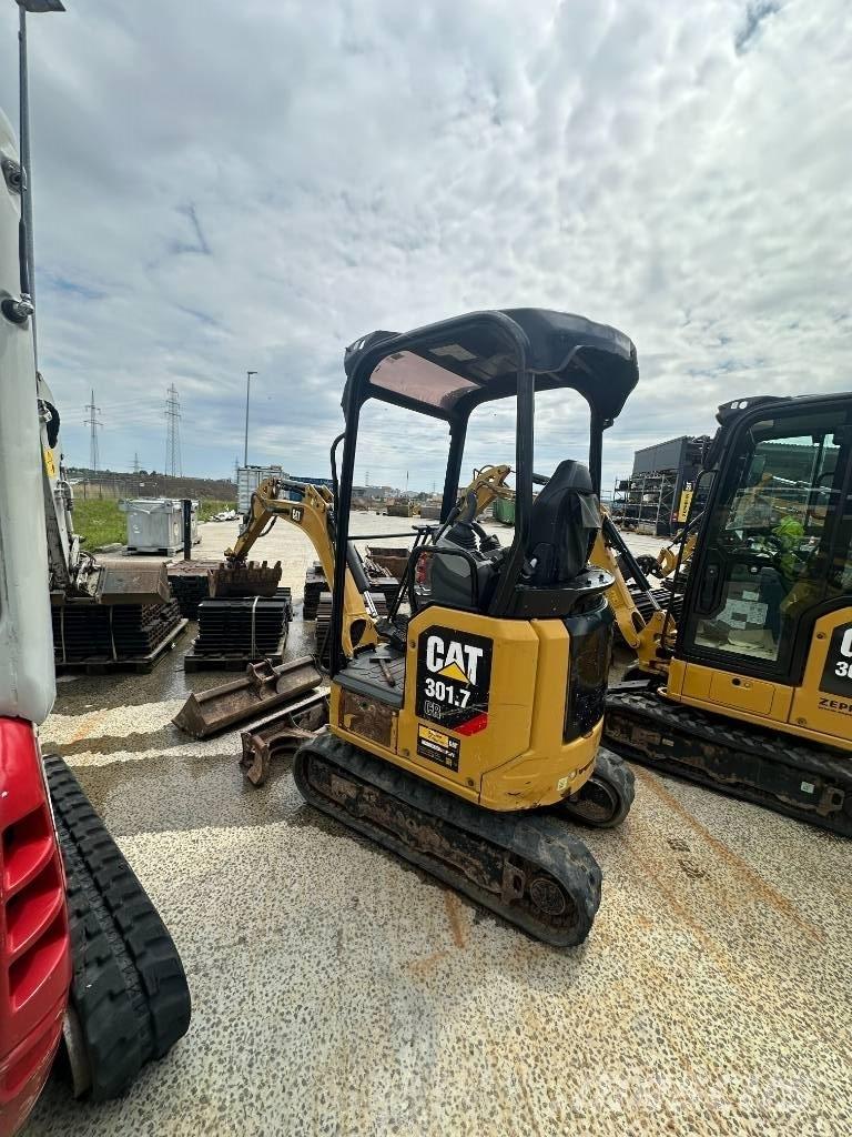 CAT 301.7 小型挖掘机