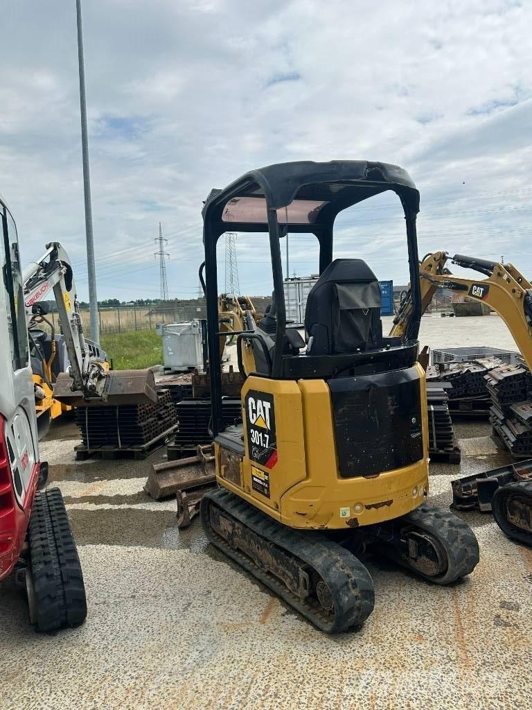 CAT 301.7 小型挖掘机