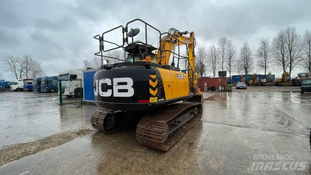 JCB JS 130 LC 履带挖掘机
