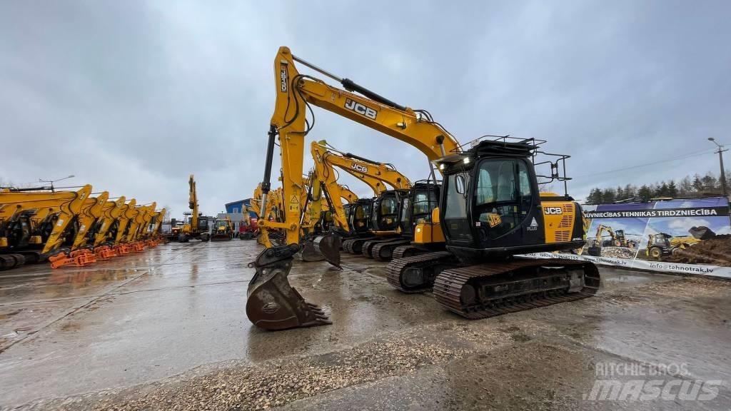 JCB JS 130 LC 履带挖掘机