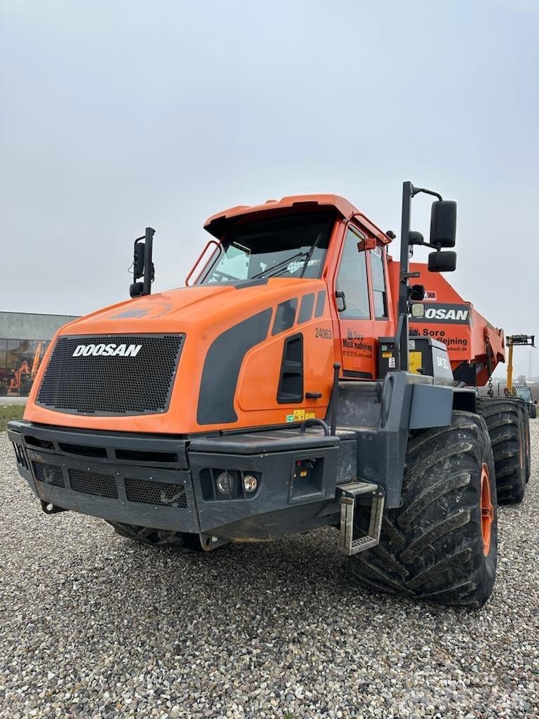 Doosan DA 30 翻斗车\公路型自卸车