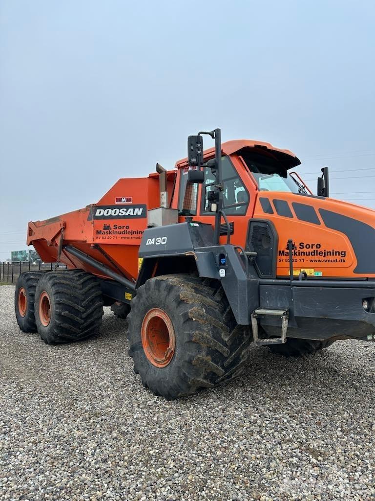 Doosan DA 30 翻斗车\公路型自卸车