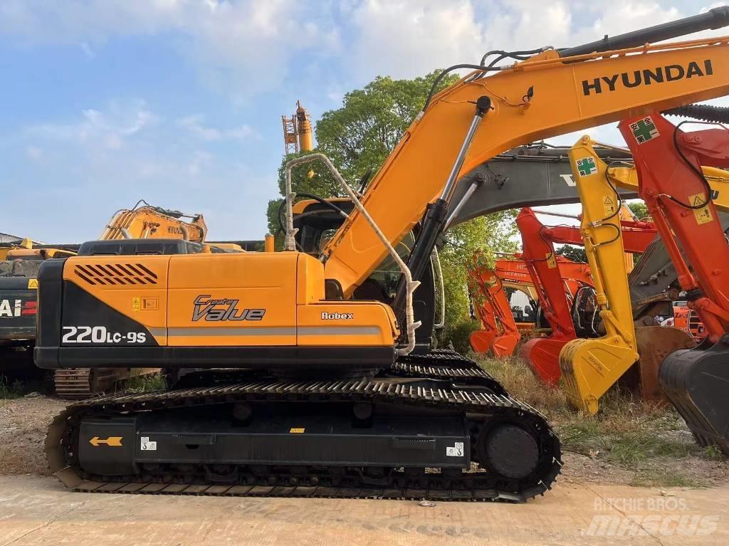 Hyundai R220LC-9S 履带挖掘机