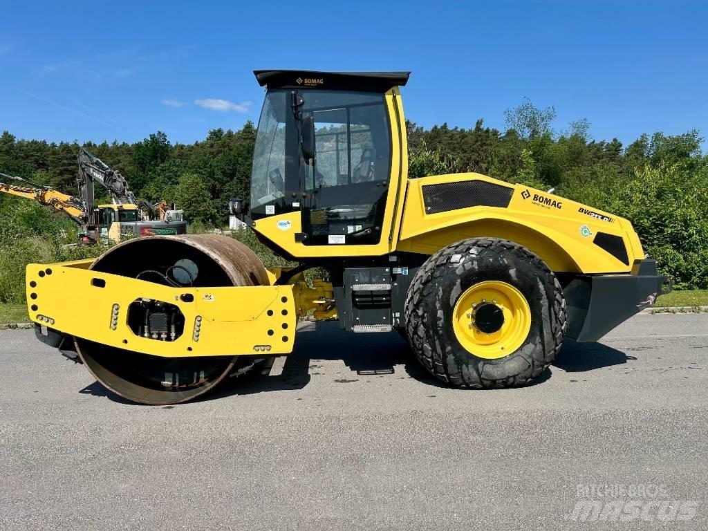 Bomag BW 213 D-5 其他压路机