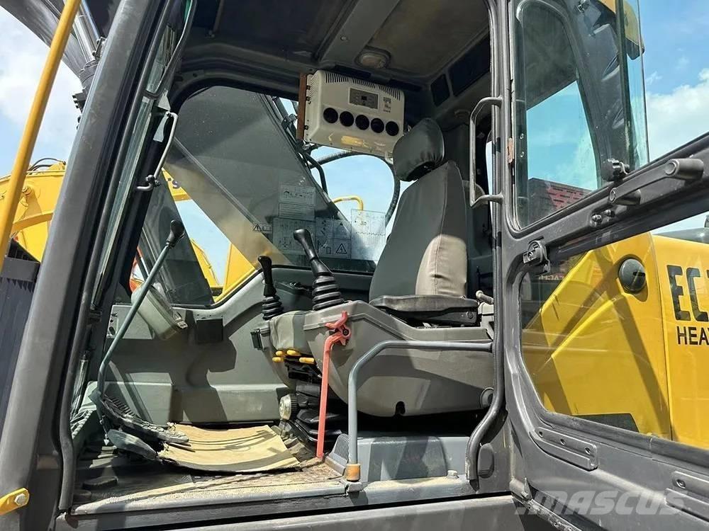 Volvo EC240D 履带挖掘机