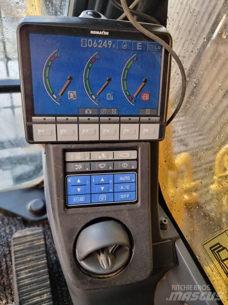 Komatsu PC 210-8 履带挖掘机