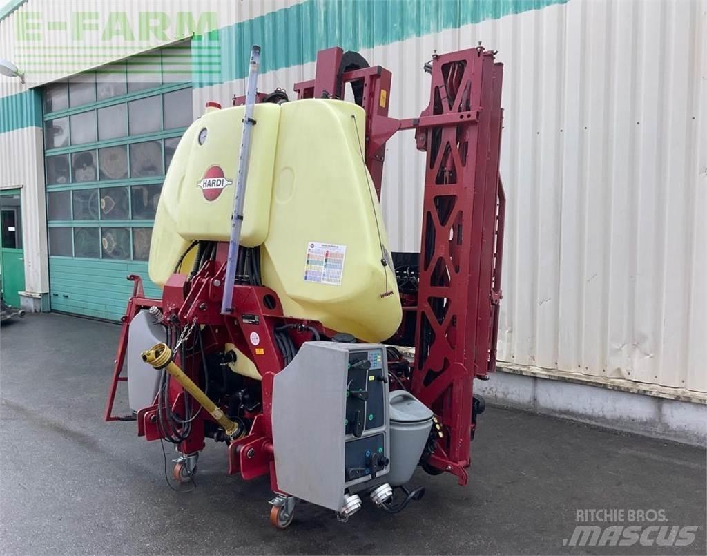 Hardi MEGA 1200 牵引式喷雾机
